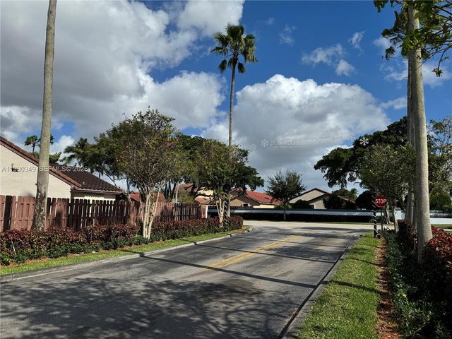17340 NW 63rd Ave, Hialeah, FL 33015