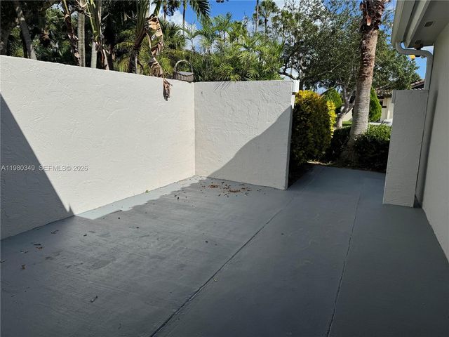 17340 NW 63rd Ave, Hialeah, FL 33015