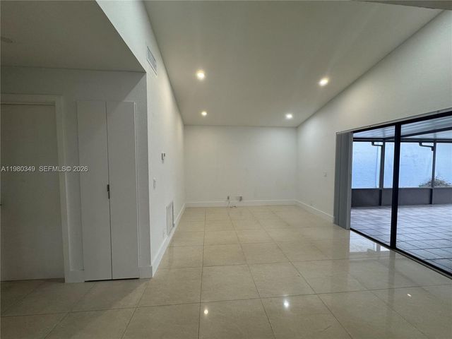 17340 NW 63rd Ave, Hialeah, FL 33015