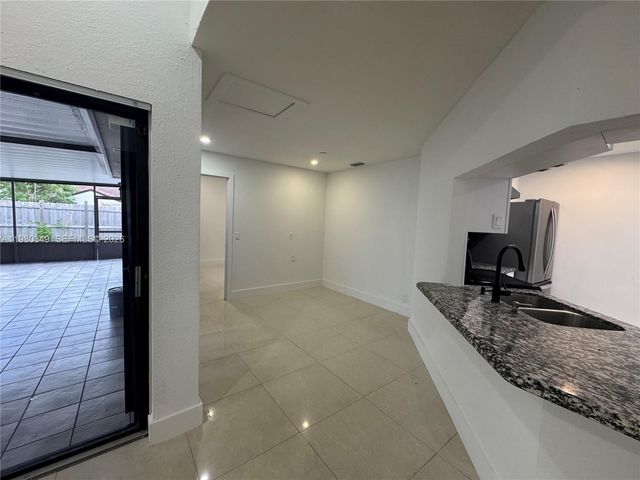 17340 NW 63rd Ave, Hialeah, FL 33015