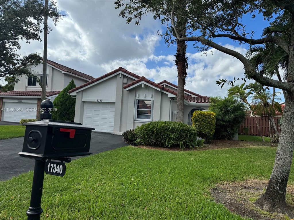 17340 NW 63rd Ave, Hialeah, FL 33015
