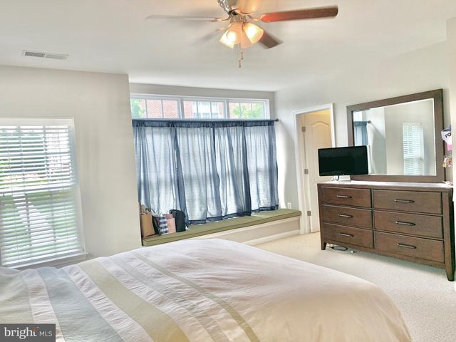 19251 HARLOW SQ, Leesburg, VA 20176