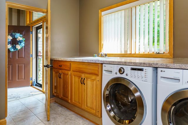 20585 Islandview Circle, Lakeville, MN 55044