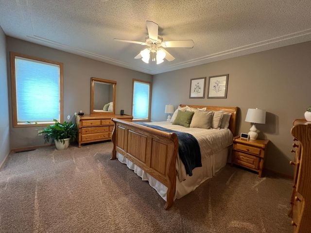 20585 Islandview Circle, Lakeville, MN 55044