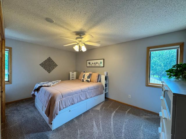 20585 Islandview Circle, Lakeville, MN 55044
