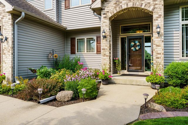20585 Islandview Circle, Lakeville, MN 55044