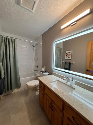 20585 Islandview Circle, Lakeville, MN 55044