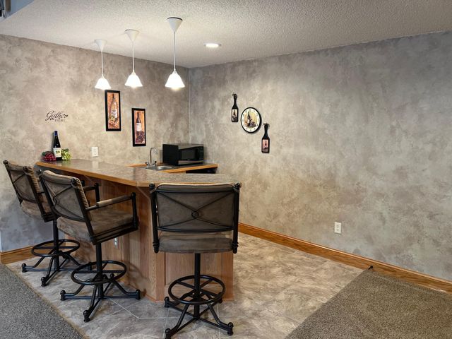 20585 Islandview Circle, Lakeville, MN 55044