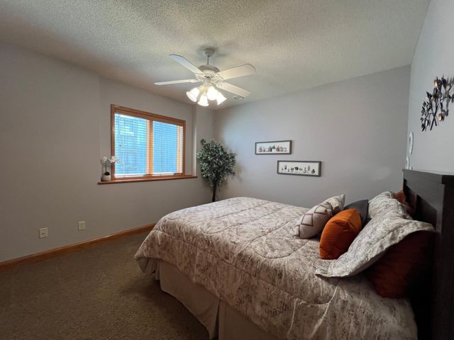 20585 Islandview Circle, Lakeville, MN 55044