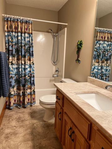 20585 Islandview Circle, Lakeville, MN 55044