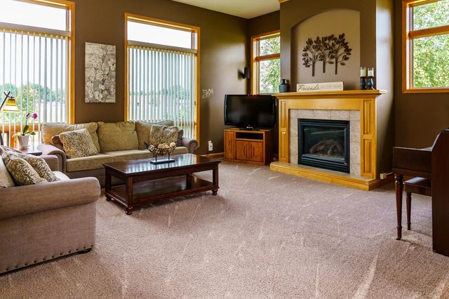 20585 Islandview Circle, Lakeville, MN 55044
