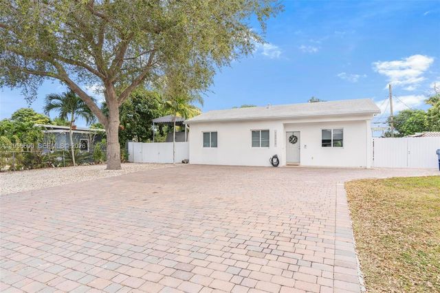 12045 NW 20th Ave, Miami, FL 33167