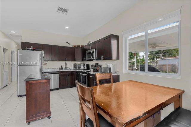 12045 NW 20th Ave, Miami, FL 33167