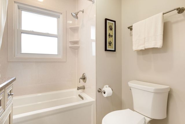 900 Dearborn Circle, Carol Stream, IL 60188