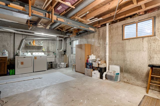 900 Dearborn Circle, Carol Stream, IL 60188