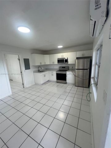 2560 WILMINGTON ST 2, Opa-locka, FL 33054