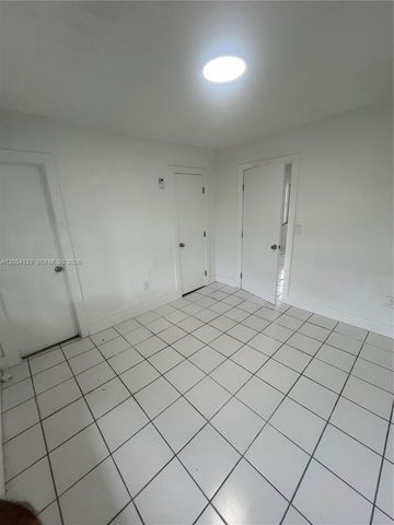 2560 WILMINGTON ST 2, Opa-locka, FL 33054