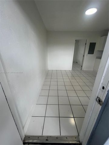 2560 WILMINGTON ST 2, Opa-locka, FL 33054