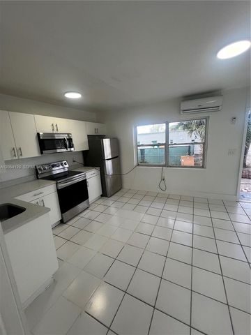 2560 WILMINGTON ST 2, Opa-locka, FL 33054