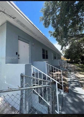 2560 WILMINGTON ST 2, Opa-locka, FL 33054