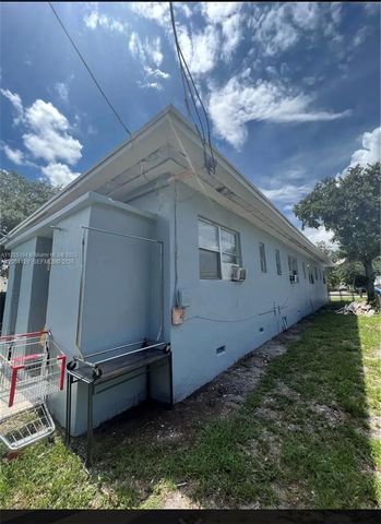 2560 WILMINGTON ST 2, Opa-locka, FL 33054