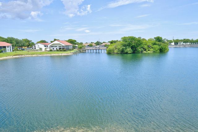 3291 NW 44th Street 2, Oakland Park, FL 33309