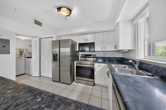 3291 NW 44th Street 2, Oakland Park, FL 33309