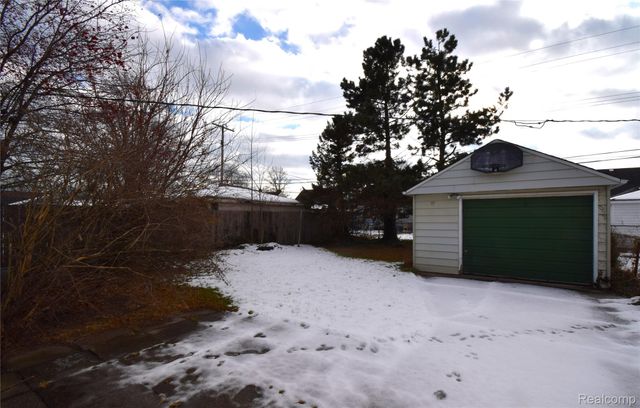 19816 Rosedale Street, St. Clair Shores, MI 48080