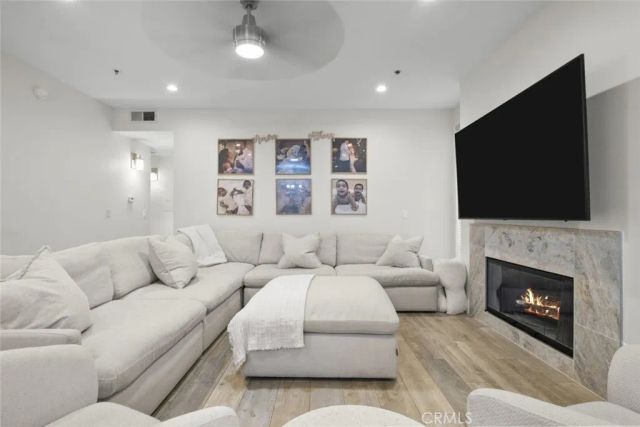 5350 White Oak Avenue 113, Encino, CA 91316