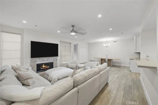 5350 White Oak Avenue 113, Encino, CA 91316