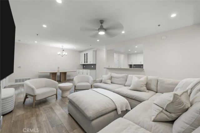 5350 White Oak Avenue 113, Encino, CA 91316