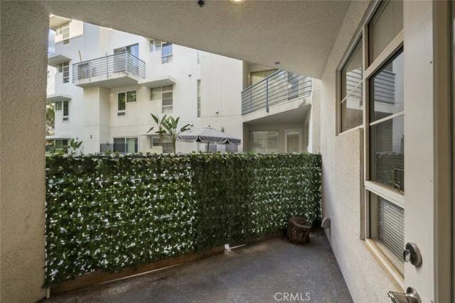 5350 White Oak Avenue 113, Encino, CA 91316