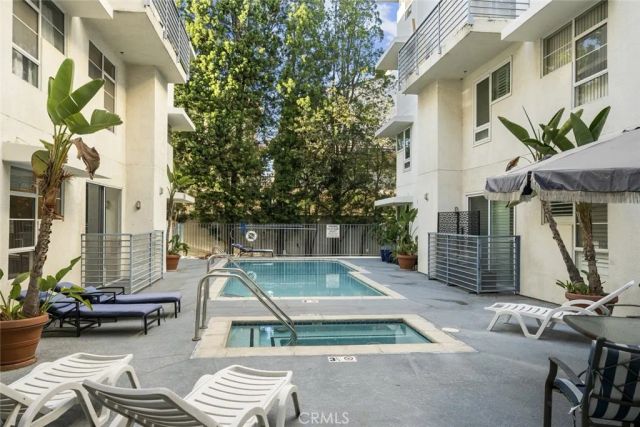 5350 White Oak Avenue 113, Encino, CA 91316