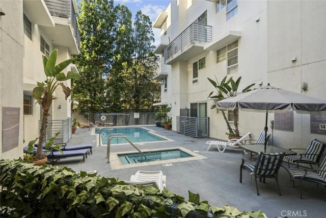5350 White Oak Avenue 113, Encino, CA 91316