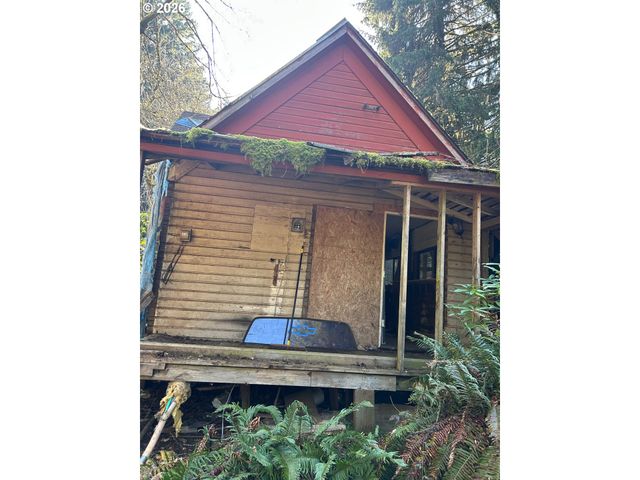 995 PARRY Rd, Falls City, OR 97344