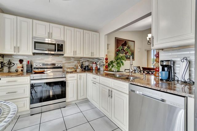 5531 Parkwalk Circle E, Boynton Beach, FL 33472