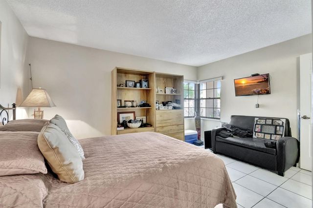5531 Parkwalk Circle E, Boynton Beach, FL 33472