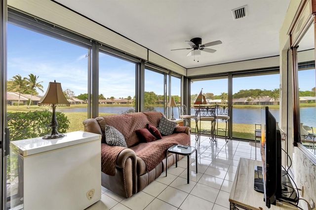 5531 Parkwalk Circle E, Boynton Beach, FL 33472