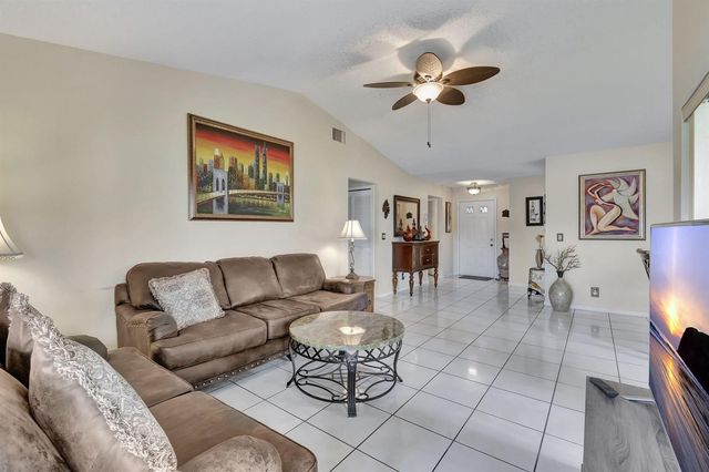5531 Parkwalk Circle E, Boynton Beach, FL 33472