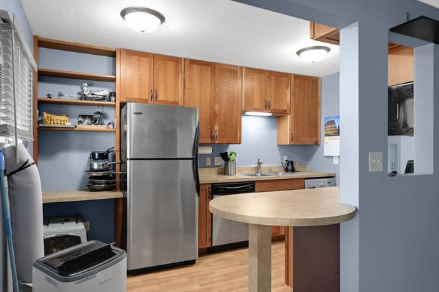 240 Wentworth Avenue W 302, West Saint Paul, MN 55118