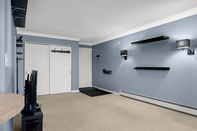 240 Wentworth Avenue W 302, West Saint Paul, MN 55118