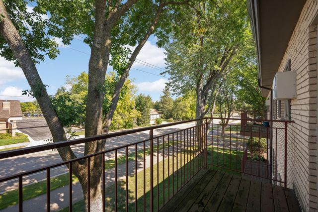 240 Wentworth Avenue W 302, West Saint Paul, MN 55118