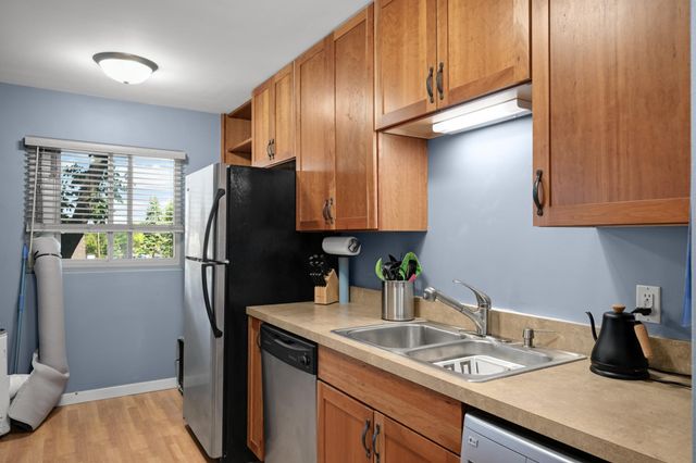 240 Wentworth Avenue W 302, West Saint Paul, MN 55118