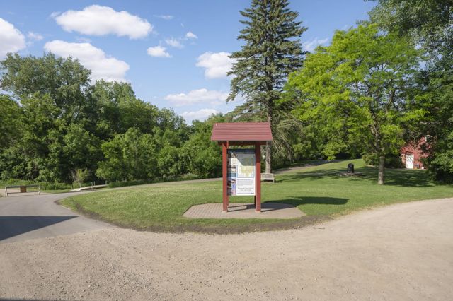 240 Wentworth Avenue W 302, West Saint Paul, MN 55118