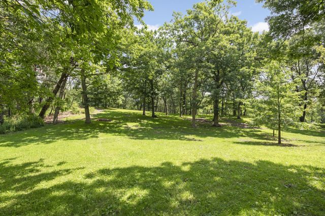 240 Wentworth Avenue W 302, West Saint Paul, MN 55118