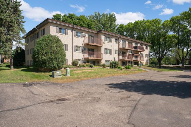 240 Wentworth Avenue W 302, West Saint Paul, MN 55118