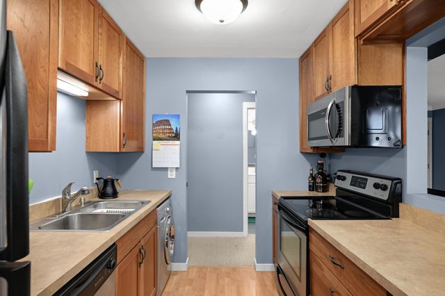 240 Wentworth Avenue W 302, West Saint Paul, MN 55118