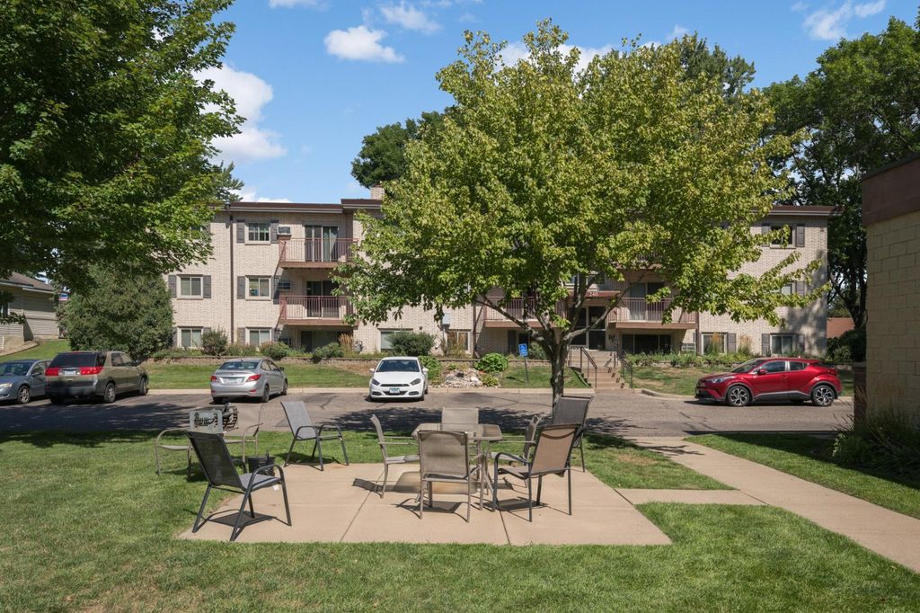 240 Wentworth Avenue W 302, West Saint Paul, MN 55118 — photo 5