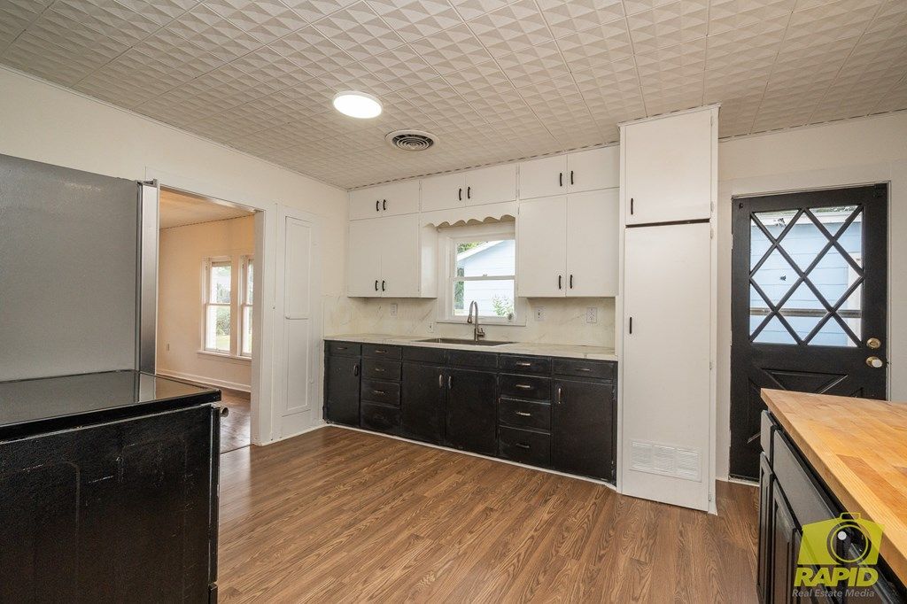 Image 11 of property listing at 314 N Adams Ave, San Angelo, TX 76901