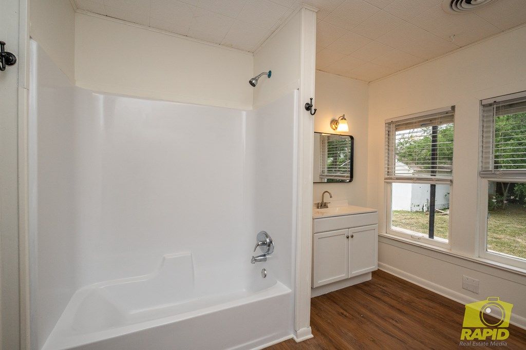 Image 17 of property listing at 314 N Adams Ave, San Angelo, TX 76901